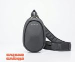 کیف رودوشی بنج سه بعدی کوچیک با بدنه بیضی، طرح سه بعدی برجسته، بند پددار قابل تنظیم و جنس برزنت مقاوم در برابر آب. مناسب استفاده روزمره، سفر و باشگاه. فقط در همه‌چی‌فروشی. نه ادایی، نه گرون.